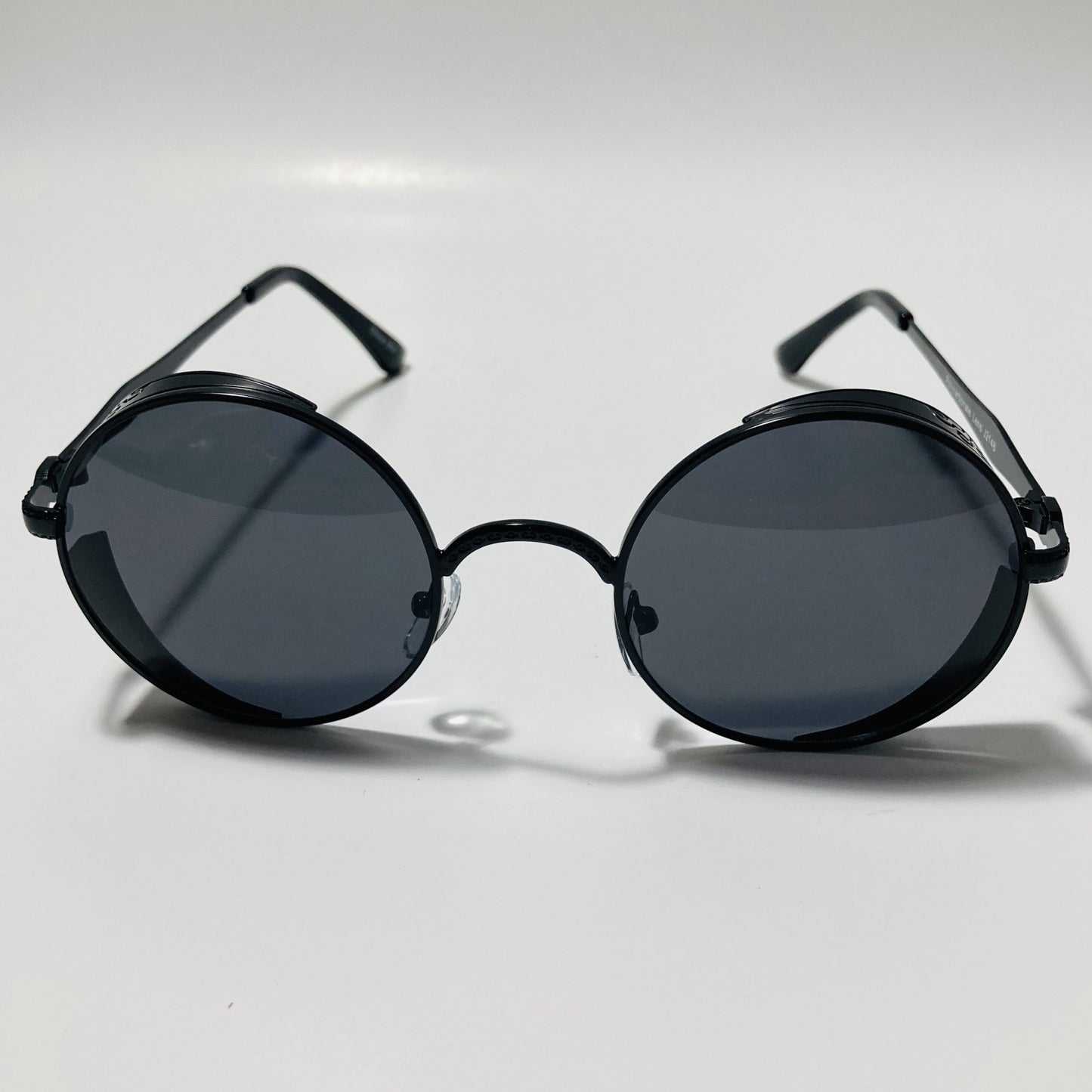 men and women black round steampunk sunglasses