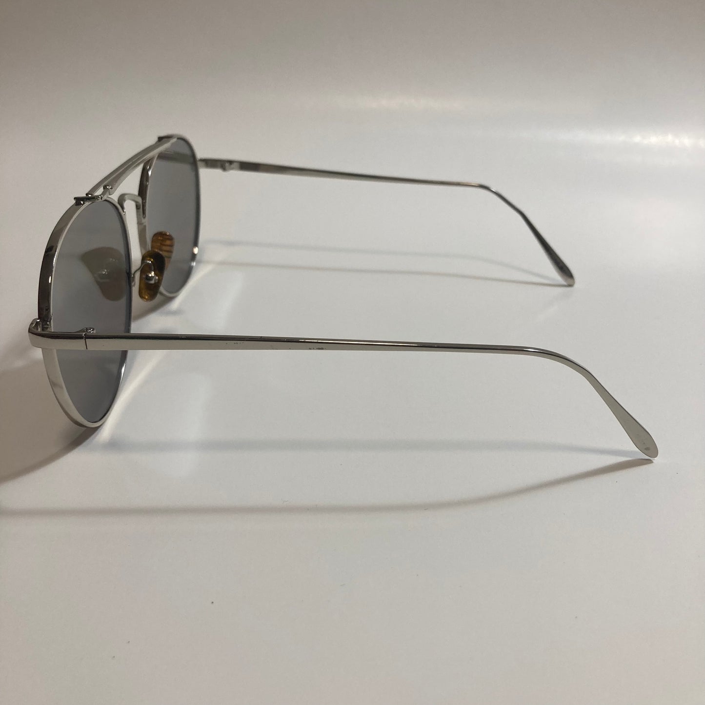 mens and womens silver mirrored aviator sunglasses