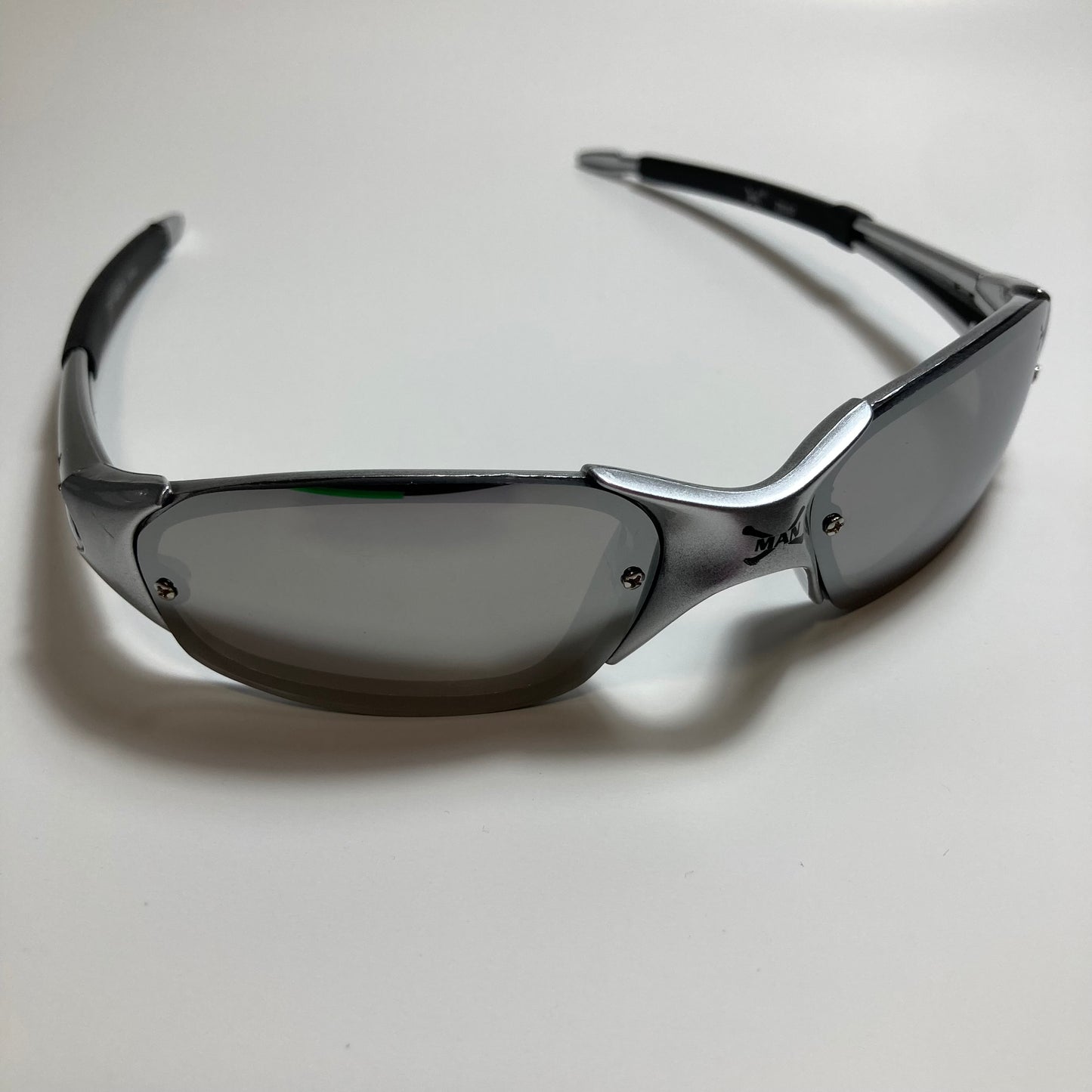 mens and womens silver wrap around sunglasses