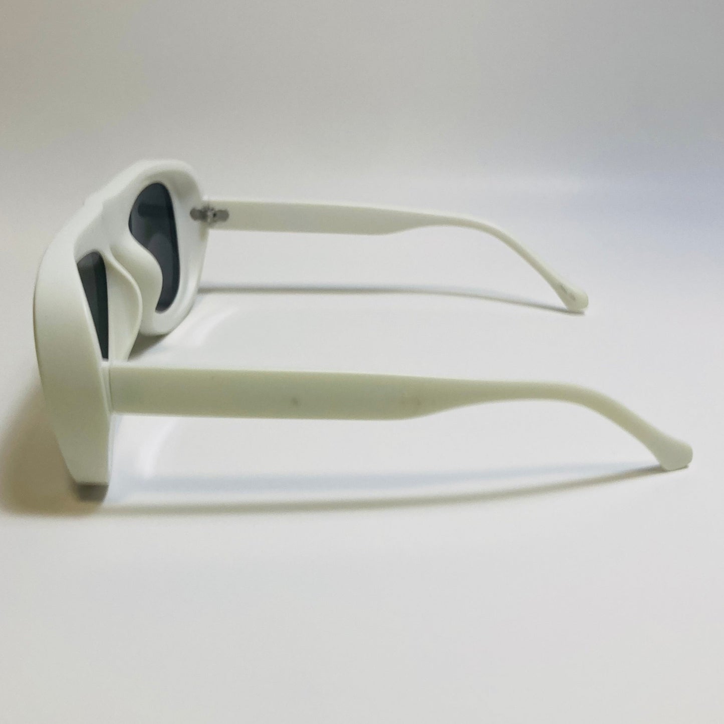 mens and womens unisex white and black thick frame retro aviator sunglasses