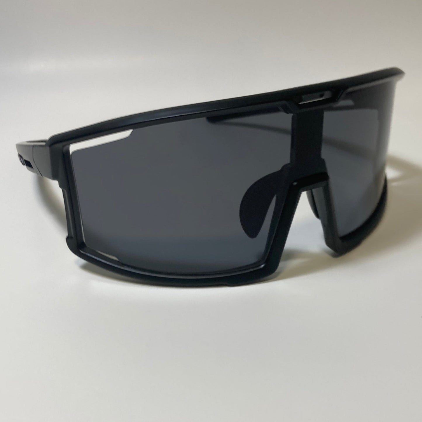 mens and womens black sport sunglasses